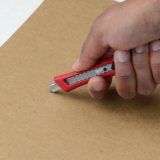 Navaja 18 mm con bloqueo metálico y cuchilla para cortes de precision Milwaukee 48-22-1961 - imagen 8