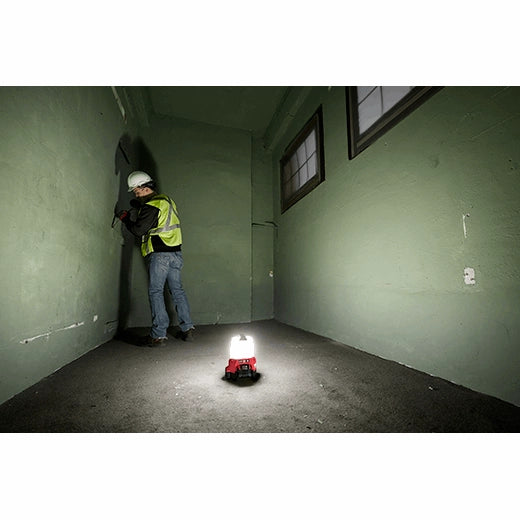 Luz compacta para el lugar de trabajo M18™ RADIUS™ con modo intenso Milwaukee 2144-20 - imagen 7