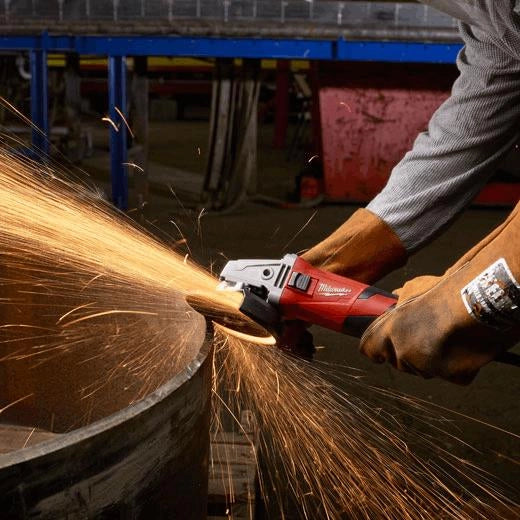 Amoladora deslizante de ángulo pequeño de 5" de 13 amperios, con bloqueo Milwaukee 6117-33 - imagen 3