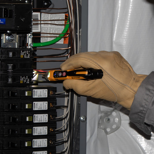 Kit de prueba electrica con probador de voltaje sin contacto de doble rango con lampara y un probador de voltaje CA/CD NCVT-3P+ET45 Klein Tools – imagen 2